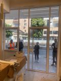 ויטרינה כניסה לחנות וחלון פתיחה החוצה, אלומיניום בלגי 4300
