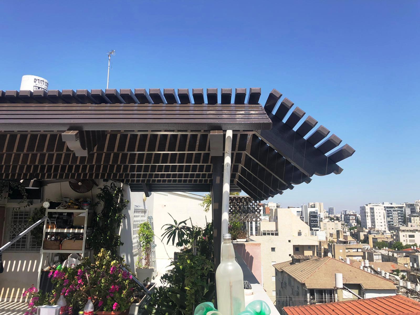 סגירת מרפסת עם פרגולה