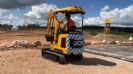 JCB משיקה את המיני הבאגר החשמלי הראשון.