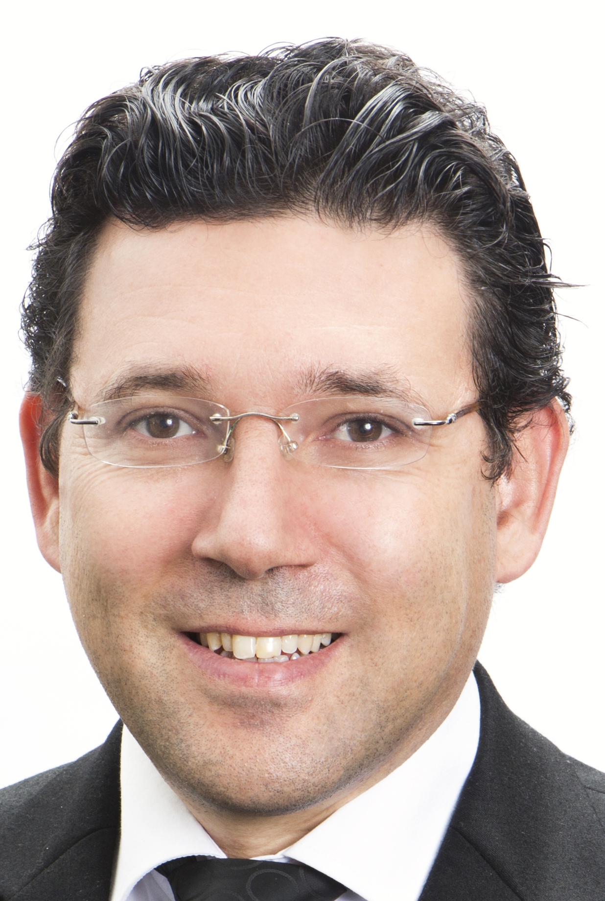 עו"ד גיל נדל