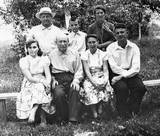 1967 Krasnodar- Rodion with Ivan´s Family ( unknown young wemen)