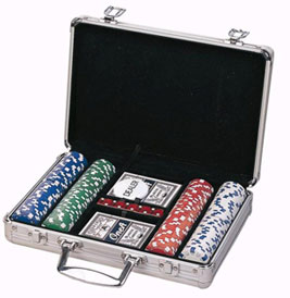 מזוודת פוקר 200 ג'יטונים