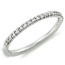 טבעת נישואין ברוחב 1.45 מ"מ עדינה ומיוחדת משובצת ב 33 יהלומים בנקיון של SI1 וצבע F במשקל כולל של 0.22 קרט, ניתן לבצע את שיבוץ היהלומים לאחר החתונה.