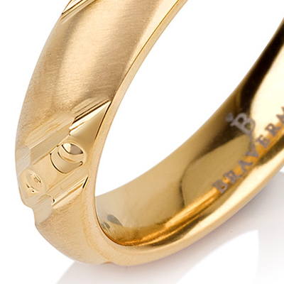 Titanium wedding bands - Delicate Brushed titanium ring with diamond like engraved trims and 14k gold plating - 4mm