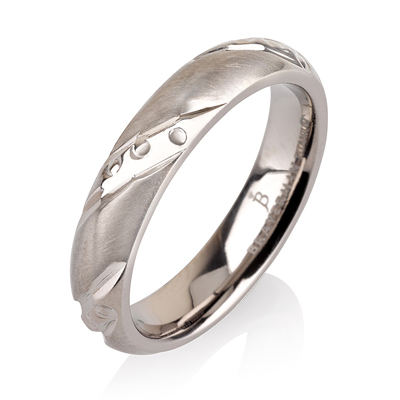 Titanium wedding bands - Delicate Brushed titanium ring with diamond like engraved trims - 4mm