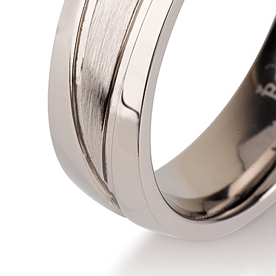 Titanium wedding bands - Brushed and engraved center titanium ring with polished sides - 6mm