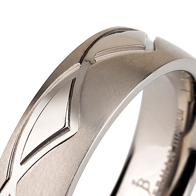 Titanium wedding bands - Brushed titanium ring with polished engraved triangles - 6mm
