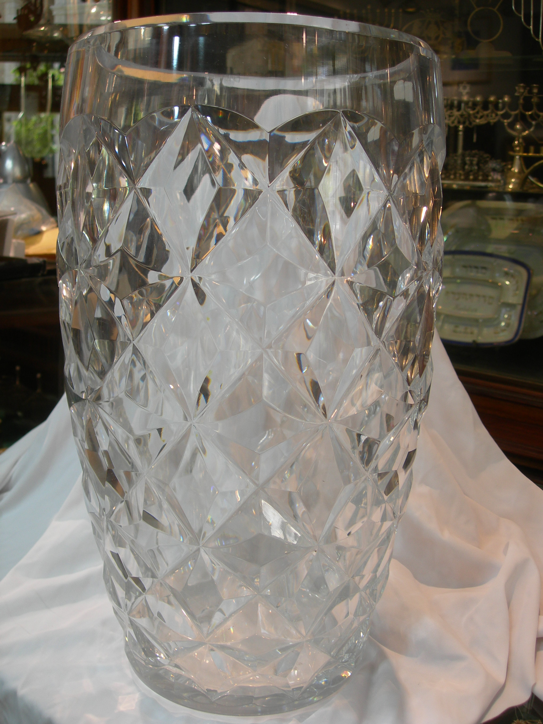 ‪ivantiques Antiques And Collectibles‬ Very Heavy Cut Crystal Vase Signed Baccarat