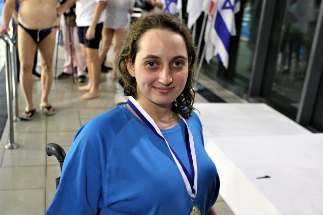 מדלית כסף באליפות העולם בשחייה לורוניקה גירנקו. צילום קרן איזיקסון