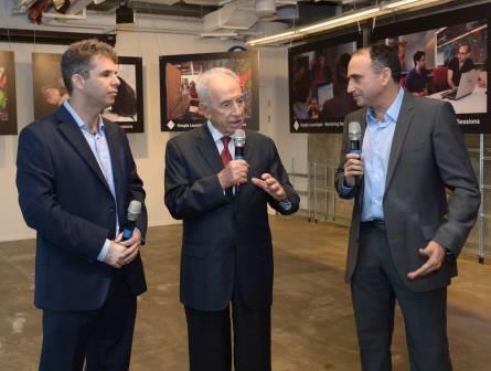 שמעון פרס בגוגל תל אביב