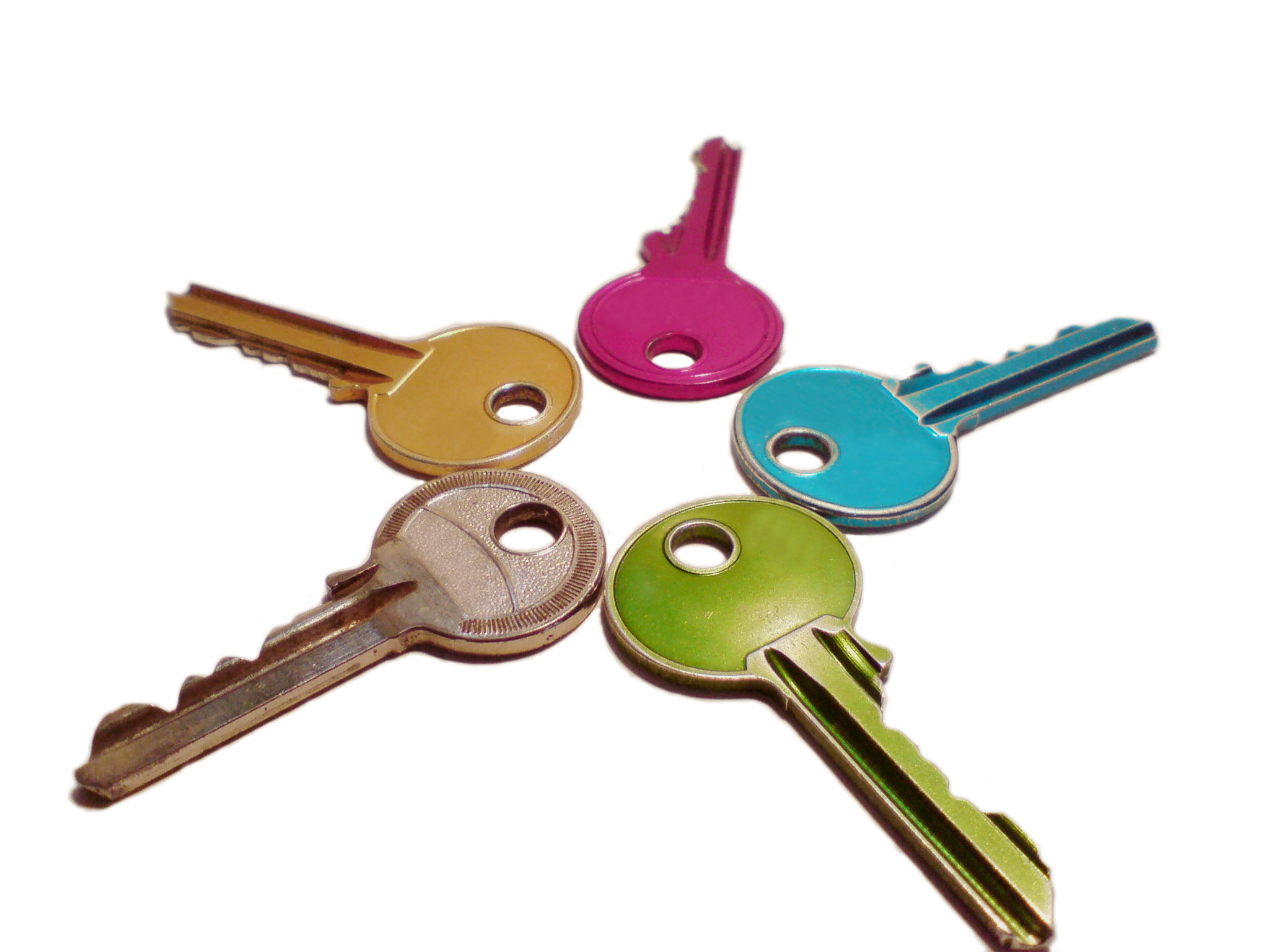 Закачать ключ. Ключ дверной. Ключи от квартиры связка. Замок и ключ. Разноцветные ключи.