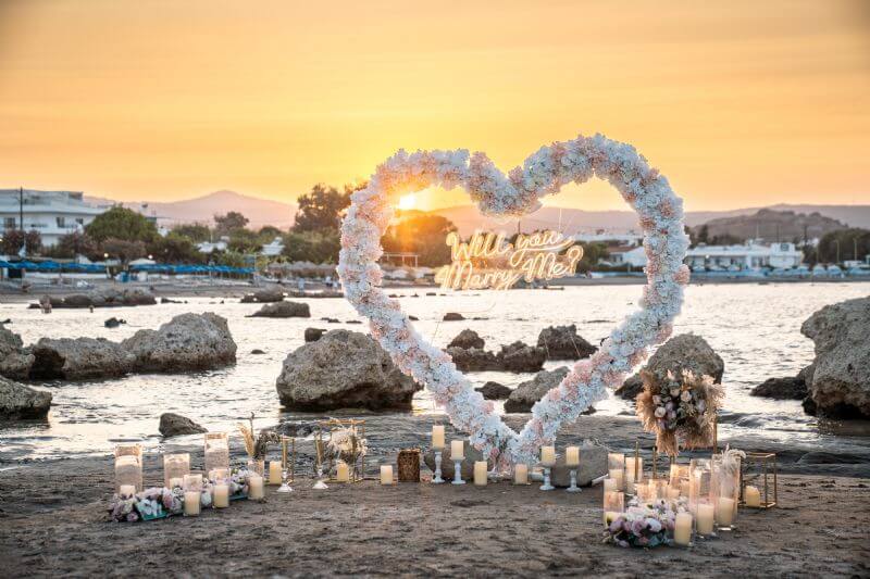 proposal in Rhodes - A heart of flowers.