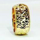 טבעת נישואין זהב 14K כוכבים בלגן גס עם מילוי נצנץ בצדדים (4045)