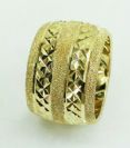 טבעת נישואין זהב 14K משולבת נצנץ ושורות כוכבים בחריטת יהלום (4090)