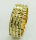 טבעת זהב צהוב עם חריטת קוביות (4300)