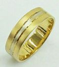 טבעת זהב לגבר פסים משולבת זהב צהוב ולבן ברוחב 5 מ"מ (4560)