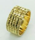 טבעת נישואין זהב בצורת "קוביות" ברוחב 11 מ"מ (4301)