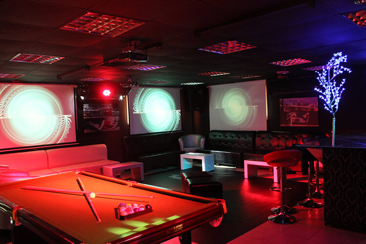 לופט בלאק בוקס - מסכי ענק