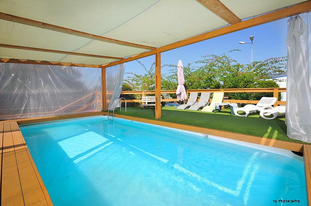 וילה אחוזה בכפר - בריכה