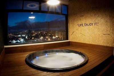 ג'י לופט - ג'קוזי עם נוף לעיר ירושלים