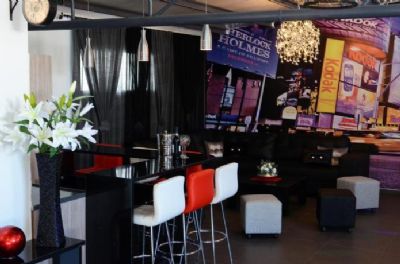 לי לופט - בר מעוצב