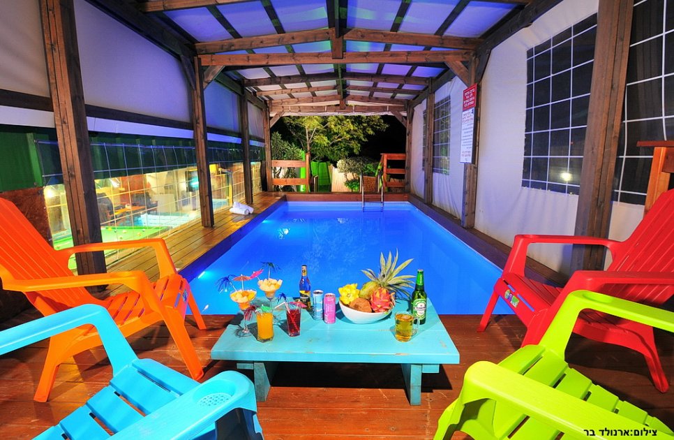 לופט אלת הכנרת - מתחם הבריכה המקורה