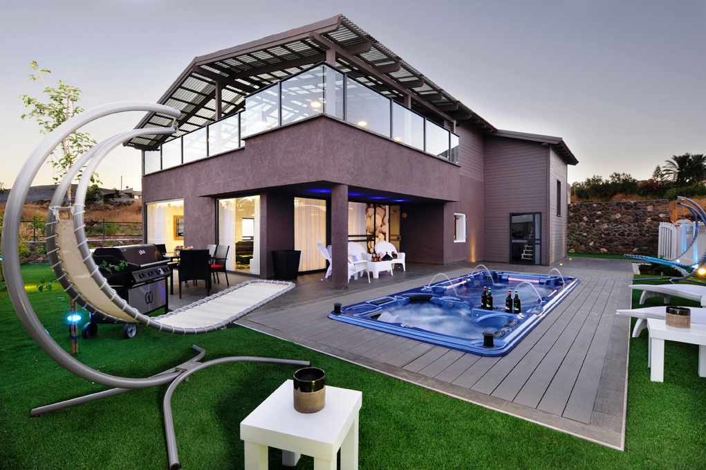 וילה פנדורה - המתחם החיצוני