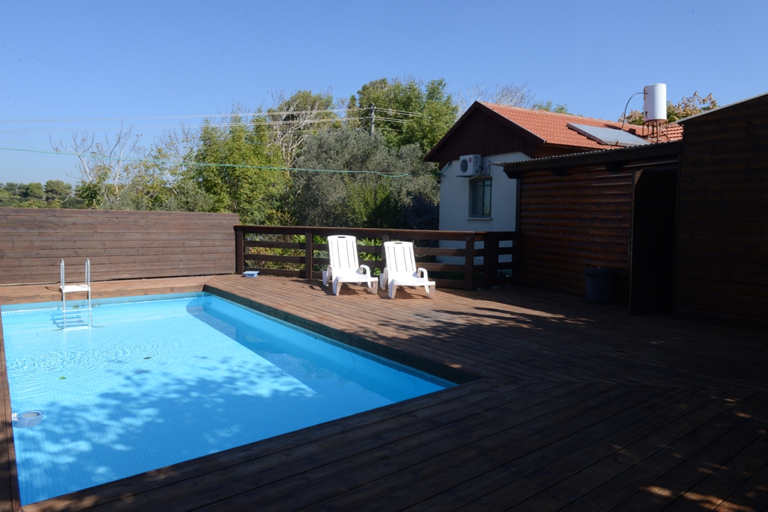 לופט שקד הגליל - בריכה