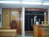 ארון הקודש בבית הכנסת.