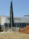 הסרה של תרנים ישנים והתקנה של תורן פלדה קוני בגובה 7 מטר כולל כיסוי בסיס דקורטיבי