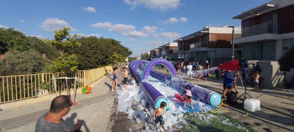 מתנפח מגלשת רחוב