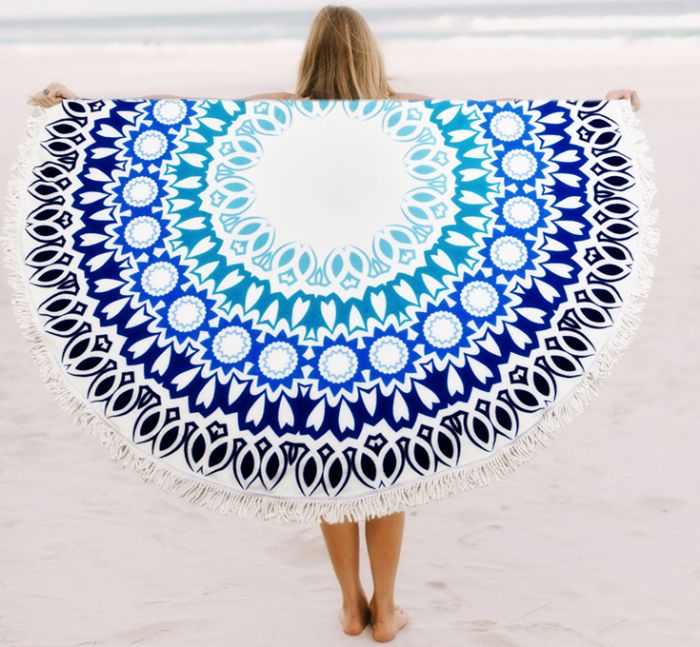 סיאסטה - מגבת חוף עגולה עם גימור פרנזים