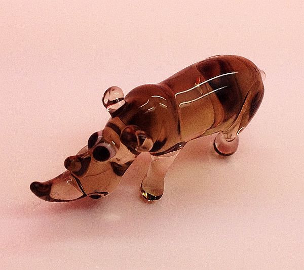 קרנף- חיה קטנה מזכוכית