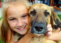 כלבנות טיפולית - ילדה וכלב