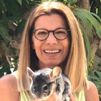 	 שרית לוי - מטפלת בעזרת בעלי חיים