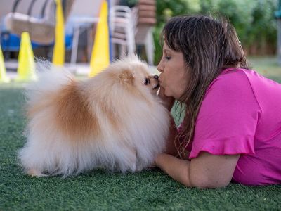 קרן רשף - מטפלת רגשית בעזרת כלבים