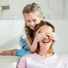 בית מול קריירה