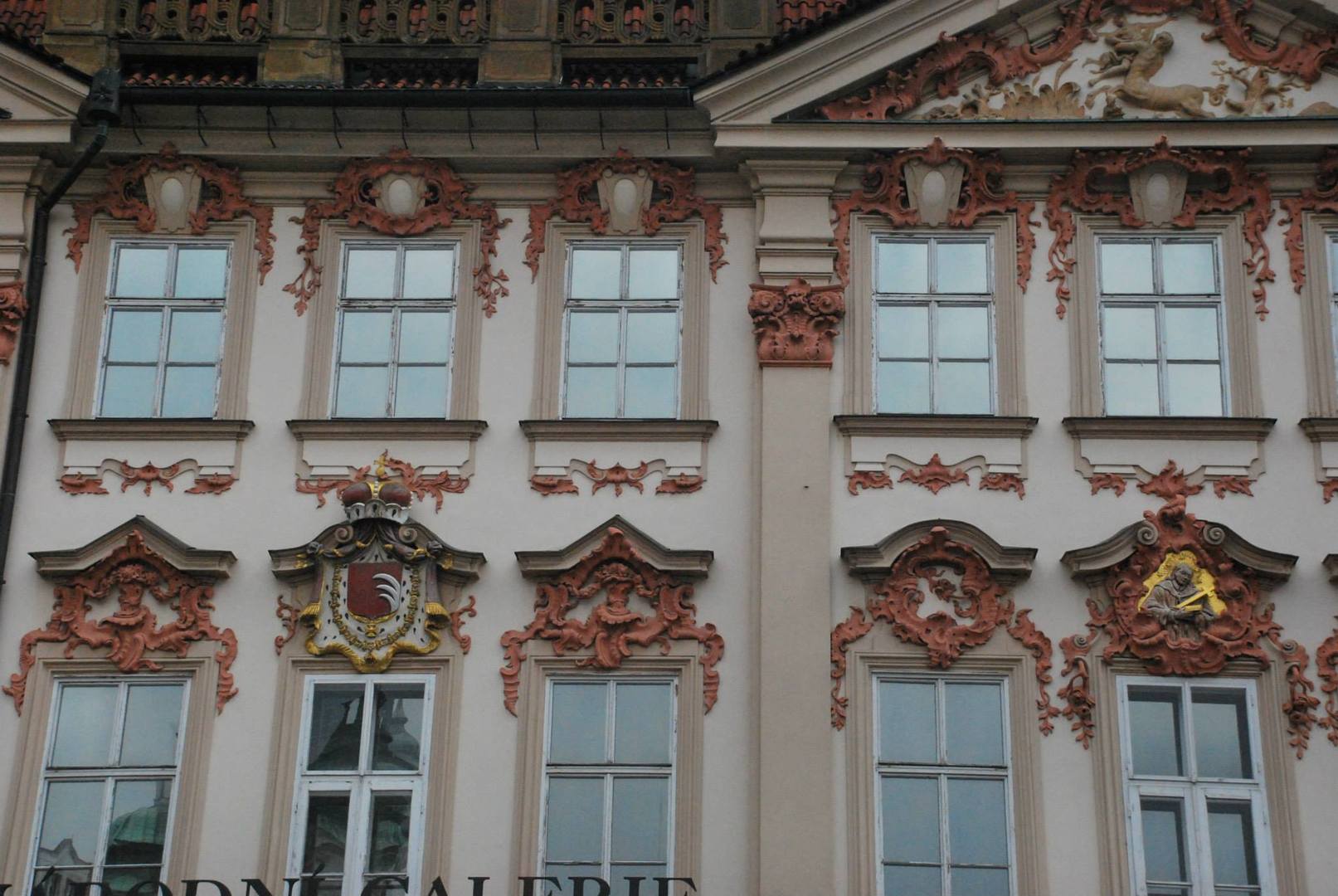 ארמון קינסקי נחשב למבנה הרוקוקו היפה ביותר בפראג
