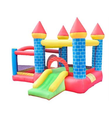 מתקן מתנפח בעיצוב טירה הכולל בריכת כדורים וחישוק כדורסל מבית ROSSO ITALY דגם NT-062064 כולל מפוח