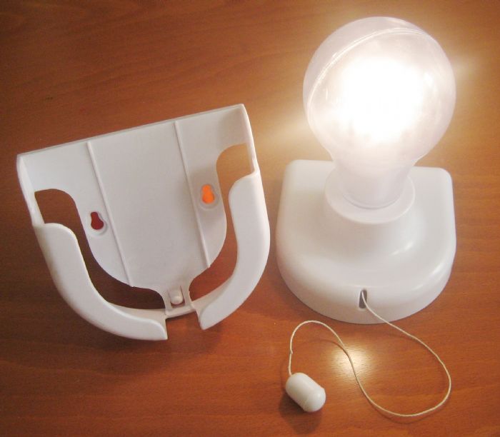 StickUp Bulb - זוג מנורות ללא חשמל להפסקת חשמל / לטיול / ארון /מחסן / חירום - במבצע