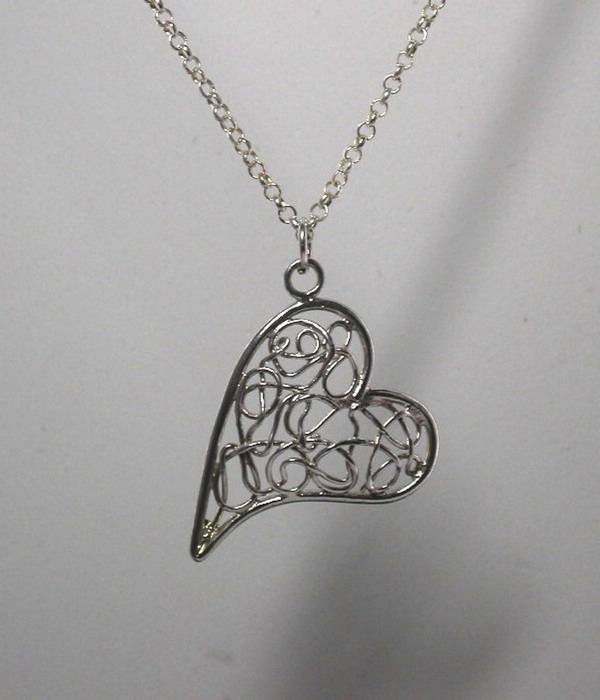 שרשרת כסף לב מסולסל