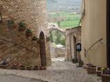 סמטה בכפר ספלו באומבריה (צילום: אוהד פז)