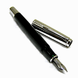 עט פליקן נובע M 425 . מדהים ביופיו. מכסה עשוי כסף טהור.גוף שחור. ציפורן 18 קאראט. מחיר בתיאום טלפוני