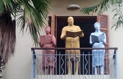 "מבני באוהאוס והעיר הלבנה בשדרות רוטשילד תל אביב"