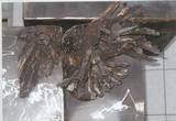 ציפור, מתוך פסל סביבתי, 2001, ברזל צבוע, 4.50 מ´ גובה, בכניסה לבנין משרדים, מתחם בילו.