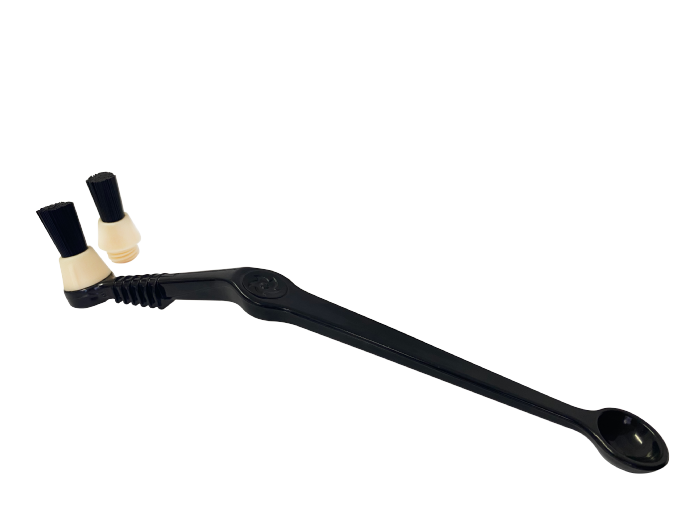 מברשת ניקיון עם כף מזיגה