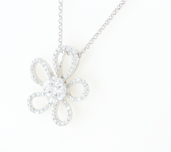 תליון פרח יהלומים מיוחד עם אבני מרקיזה במרכז